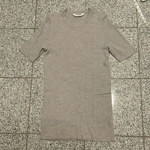 Everlane L Gray shirt